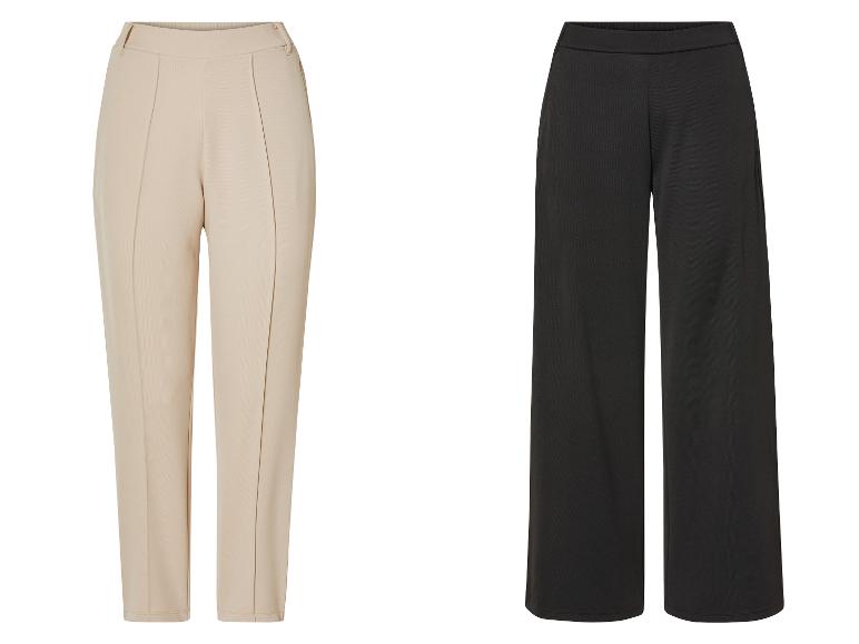 Zwei elegante Hosen, eine beige und eine schwarze.