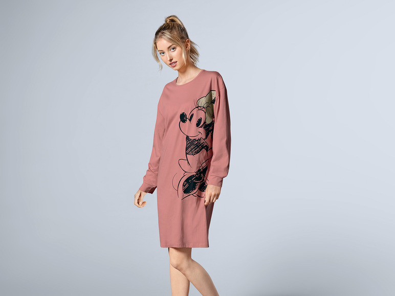 Ein rosafarbenes Kleid mit langen Ärmeln und Mickey Mouse Motiv.