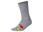 Graue Socke mit einem Grinch-Charakter, der eine Weihnachtsmannmütze trägt
