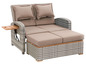 Wicker-Lounge-Set mit ausklappbarem Tisch und weichen Kissen.