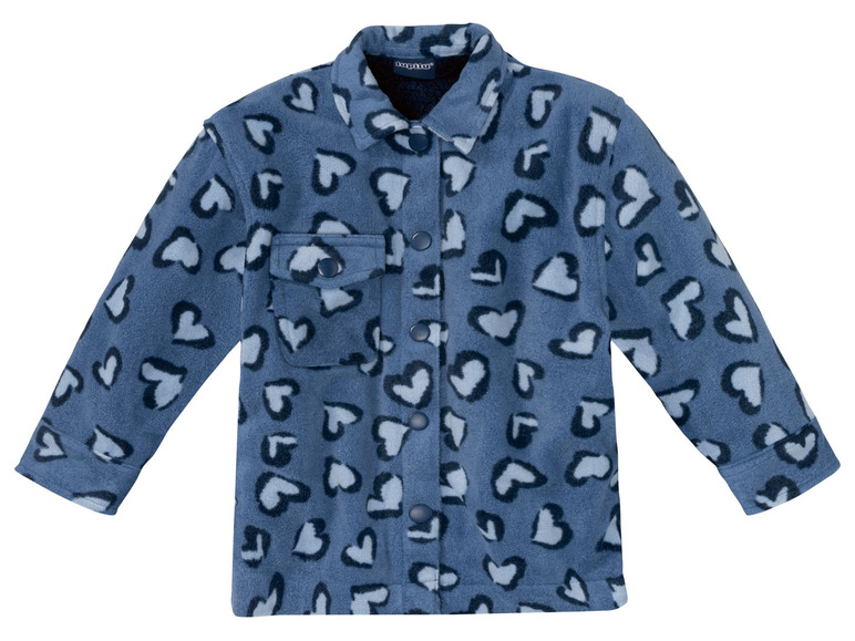 Eine blaue Fleecejacke mit Herzchenmuster.