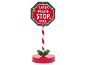 Weihnachtliches Stoppschild mit der Aufschrift 'SANTA PLEASE STOP HERE' und Zuckerstangenpfahl.