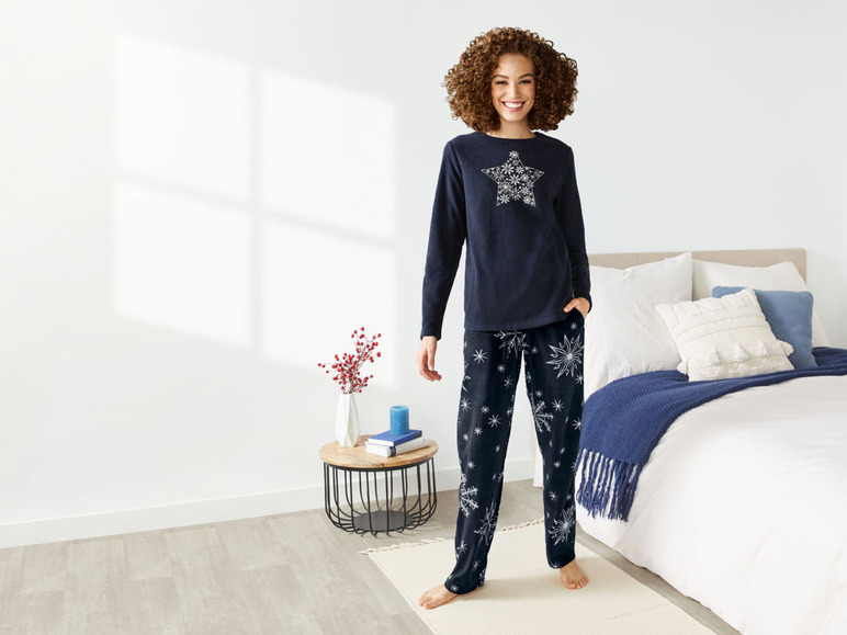 Gehe zu Vollbildansicht: esmara Damen Pyjama aus kuscheliger und wärmender Fleece-Qualität - Bild 17