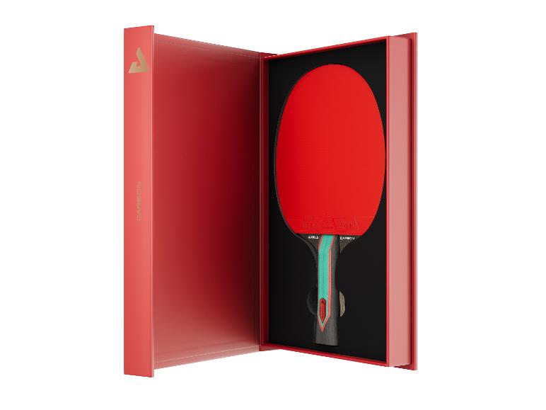 Roter Tischtennisschläger in offener roter Box mit „CARBON“-Schriftzug.