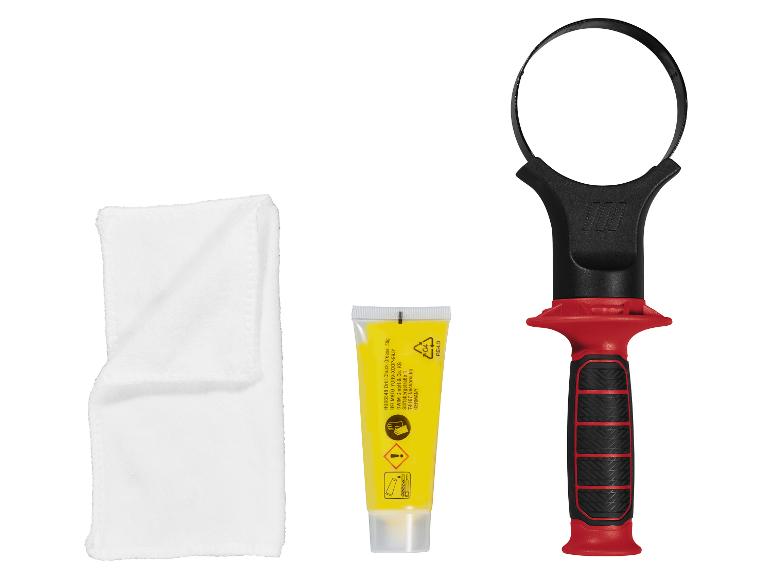 Bohrmaschinen-Wartungsset mit Bohrfutterschlüssel, Fett und Reinigungstuch.