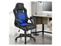 Ein blauer und schwarzer Gaming-Stuhl mit Rollen neben einem Schreibtisch