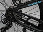 Schwarzes Fahrrad mit Shimano-Schaltung und myvélo.de Logo.