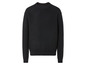 Ein schwarzer Pullover mit langen Ärmeln.