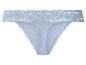 Hellblauer Spitzen-Tanga