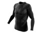 Schwarzes Sport-Shirt mit langen Ärmeln und gepunkteten Details.