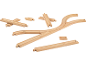 Hölzerne Spielzeugeisenbahnschienen, inklusive gerader, gebogener und Weichenstücke.