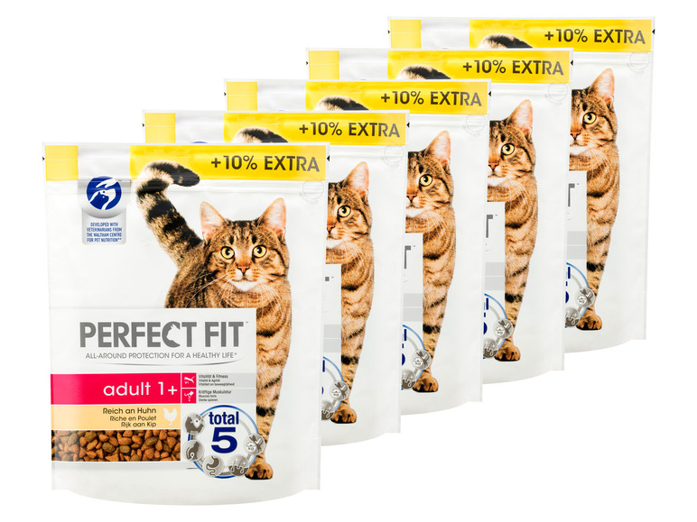 Gehe zu Vollbildansicht: PERFECT FIT Cat Dry Adult 1+ Reich an Huhn +10 % gratis, 5 x 825 g - Bild 1
