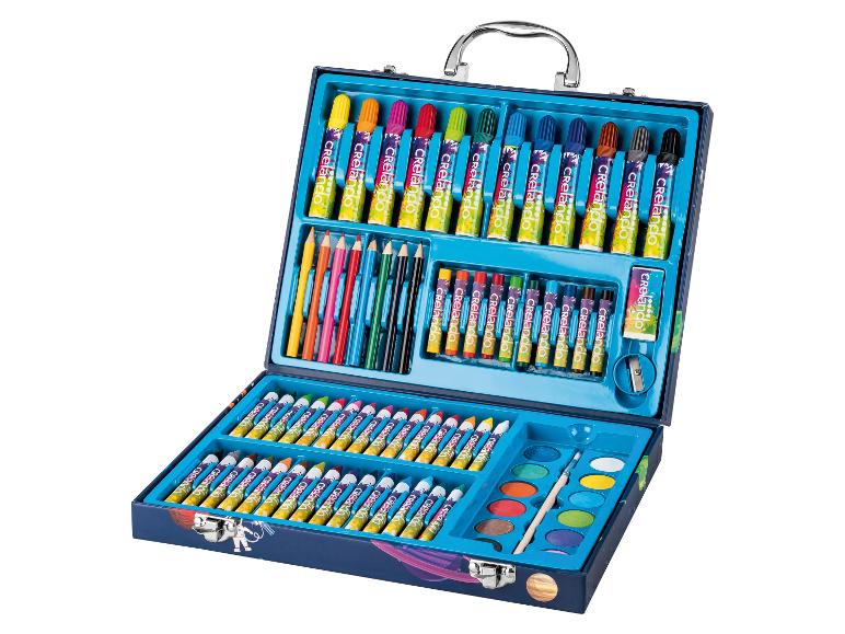 Kunstkoffer mit Filzstiften, Buntstiften, Wachsmalstiften, Aquarellfarben und Zubehör.