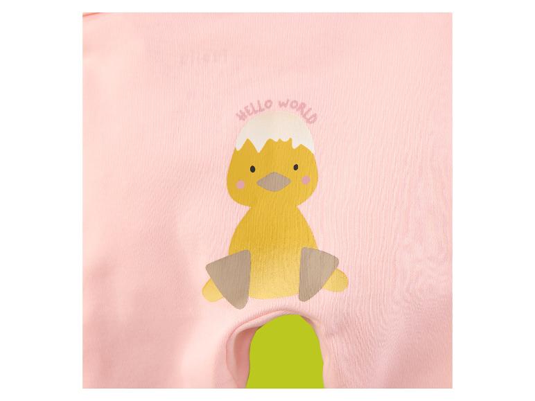 Rosa Baby-Body mit Küken-Print, das aus einem Ei schlüpft, und dem Text „HELLO WORLD“.