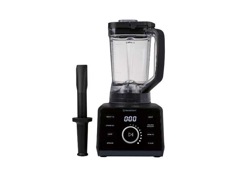 Schwarzer Mixer mit Glaskrug und Digitalanzeige, mit Programmen für Smoothies und Suppen.