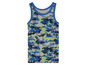 Ein Tanktop für Jungen mit Camouflage-Muster in Blau, Grau und Grün.