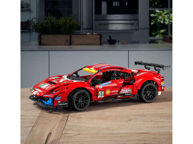 Gehe zu Vollbildansicht: LEGO® Technic 42125 »Ferrari 488 GTE AF Corse #51« - Bild 5