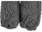 Zwei graue Garnknäuel mit flauschiger, lockiger Textur.