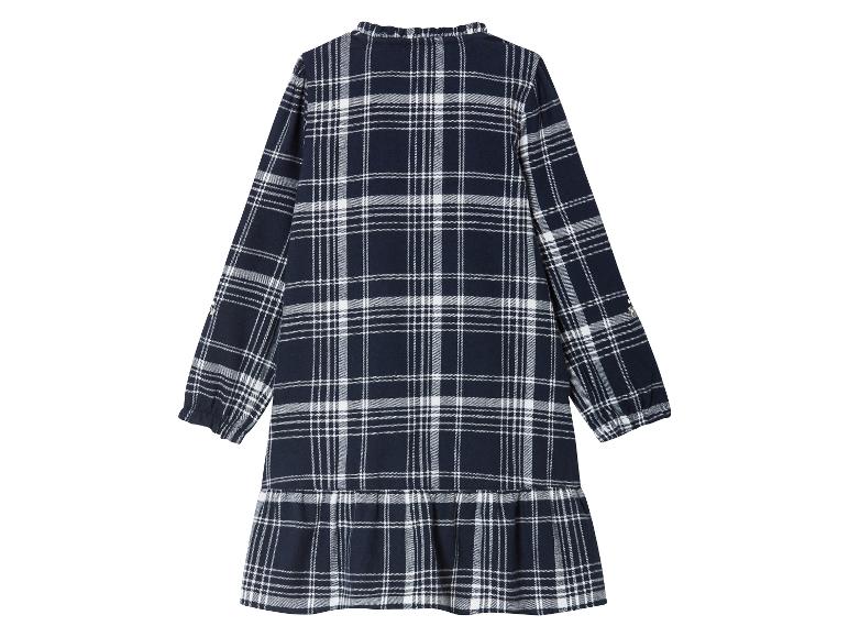 Ein langärmliges, dunkelblaues kariertes Kleid.