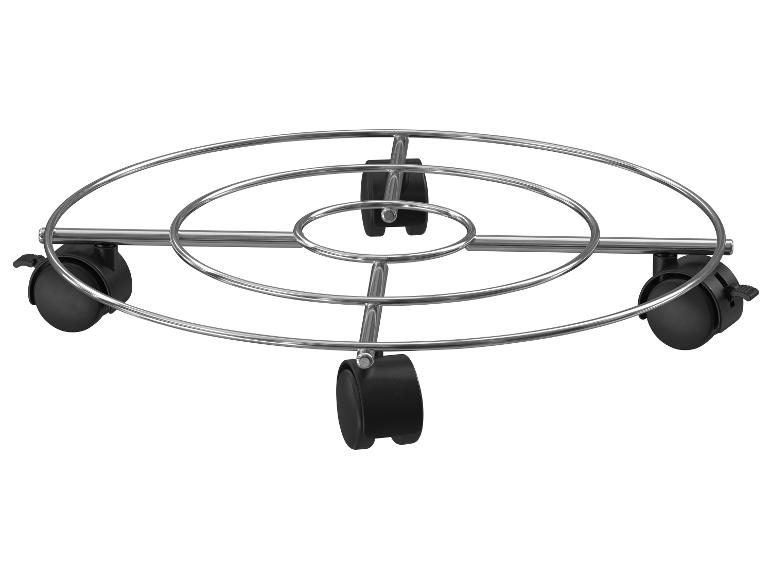 Verchromter Blumentopfständer mit Rollen.