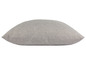 Ein graues Kissen mit glatter Textur.