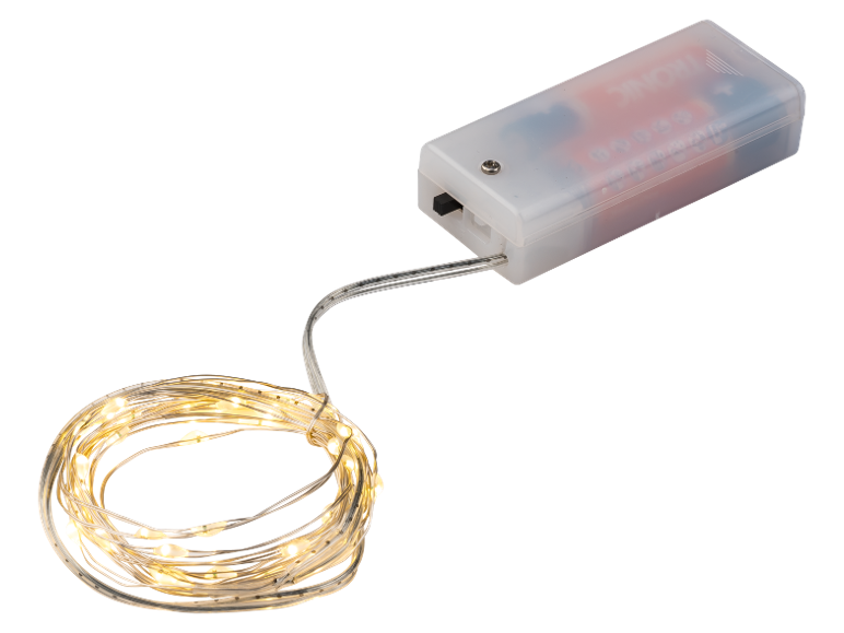 Batteriebetriebene Lichterkette mit LED-Lampen und transparenter Batteriefachbox.
