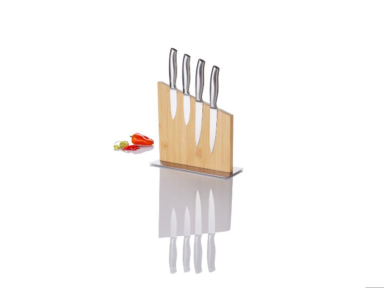 Küchenmesser in einem magnetischen Holzblock.