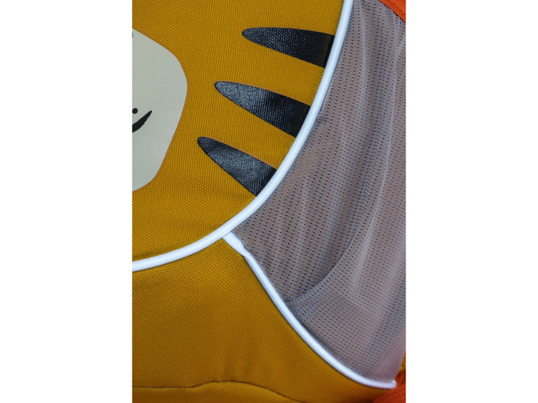 Ein gelber Rucksack mit Mesh-Panel.