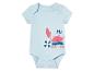 Hellblauer Baby-Body mit Krabbe und Strandball.