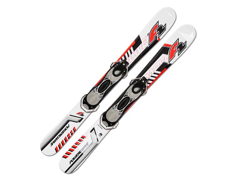 Fischer Powercarve Ski mit Bindungen.