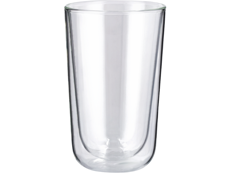Klares doppelwandiges Glas auf schwarzem Hintergrund