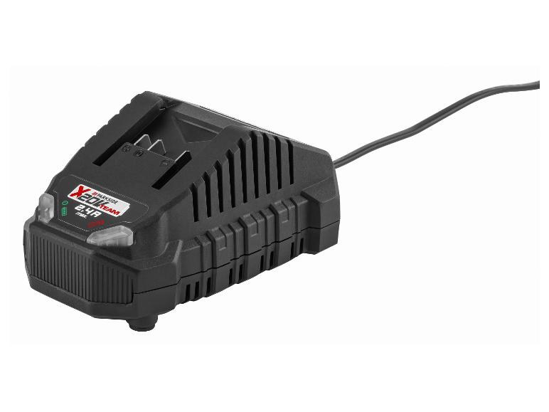 Schwarzes Akkuladegerät mit 2.4A Maximalausgang und Ladeanzeigen.