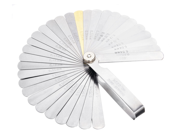 Ein Metall-Dickenmessgerät mit verschiedenen Messblättern.