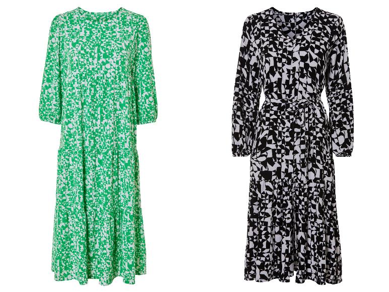 Zwei Maxikleider mit geometrischem Muster, eines grün-weiß und eines schwarz-weiß.