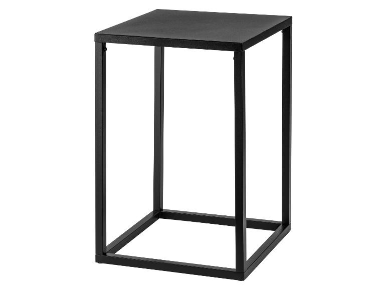 Ein schwarzer quadratischer Beistelltisch aus Metall.