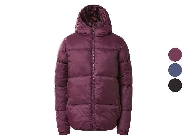 Lila Steppjacke mit Kapuze, daneben Farbauswahl: Lila, Blau und Schwarz.