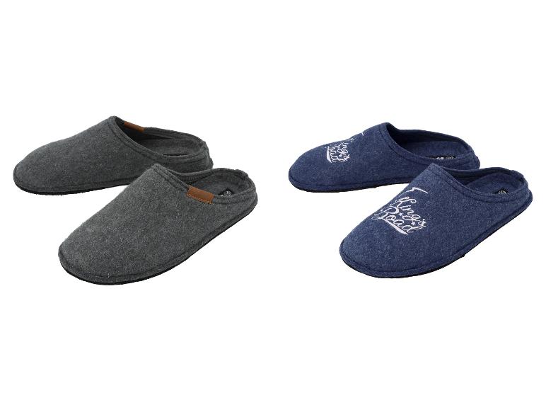 Graue und blaue Wollhausschuhe mit Aufdruck.