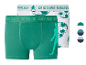 Herren-Boxershorts mit Fußballmuster und Fußballer-Silhouette, in Grün und Weiß.
