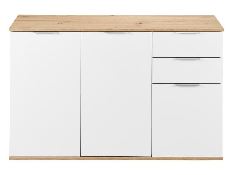 Weißes Sideboard mit drei Türen und drei Schubladen, mit Holzoptik-Oberplatte und -Sockel.
