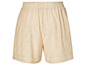 Beige Shorts mit einem einfachen Muster.