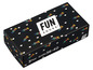 Eine Box mit drei Paar Fun Socks mit 'Love'-Print.