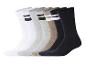 Sechs Paar gestreifte Sportsocken in Weiß, Grau, Beige und Schwarz.