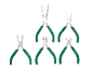 Set aus fünf Präzisionszangen mit grünen Griffen, darunter Spitzzangen und Seitenschneider.