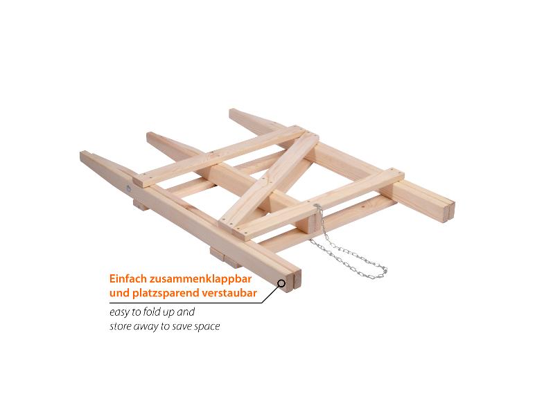 Einfach zusammenklappbarer Holzbock, platzsparend verstaubar.
