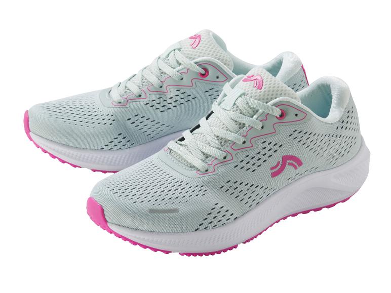 Zwei Paar hellblaue Sportschuhe mit rosa Details.
