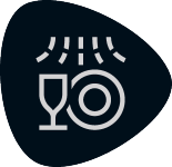 Spülmaschinen-Symbol mit Glas und Teller unter Wasserstrahlen.