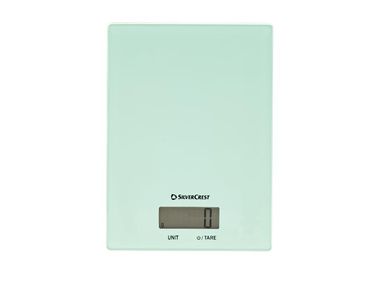Eine grüne Küchenwaage von SilverCrest zeigt Null an.