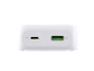 Weißes Ladegerät mit USB-C PD und USB-A Quick Charge 3 Anschluss.