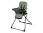 Ein grüner Hochstuhl von Bebe Confort mit einem schwarzen Tablett.