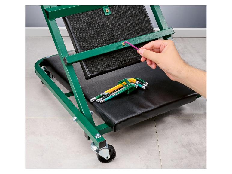 Montage eines Werkstattwagens mit Facom Werkzeug.